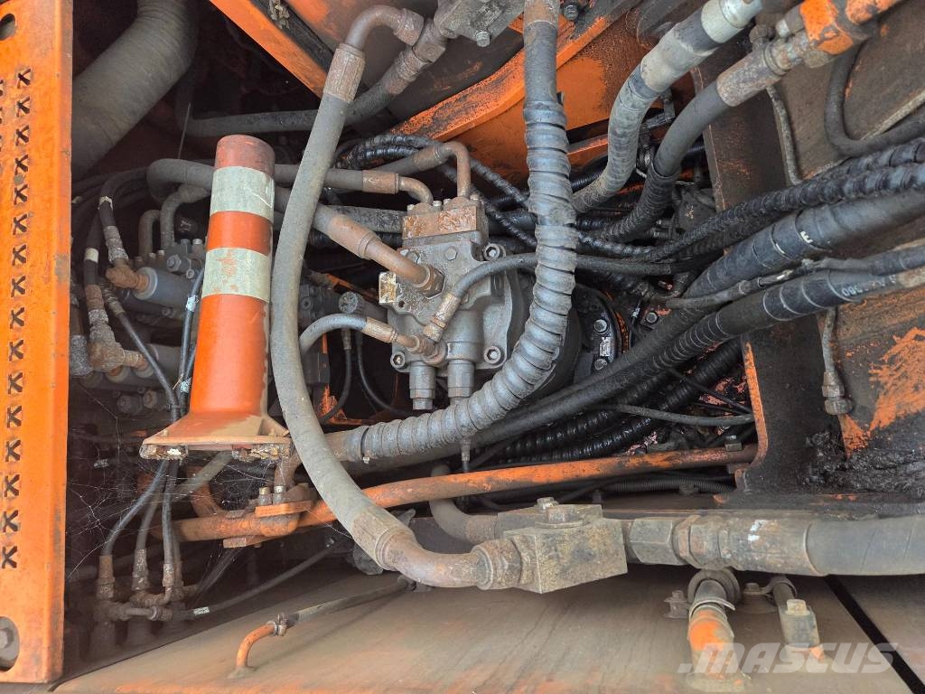 Doosan DX 210 W 轮式挖掘机