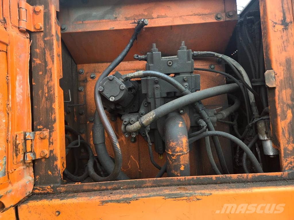 Doosan DX 210 W 轮式挖掘机
