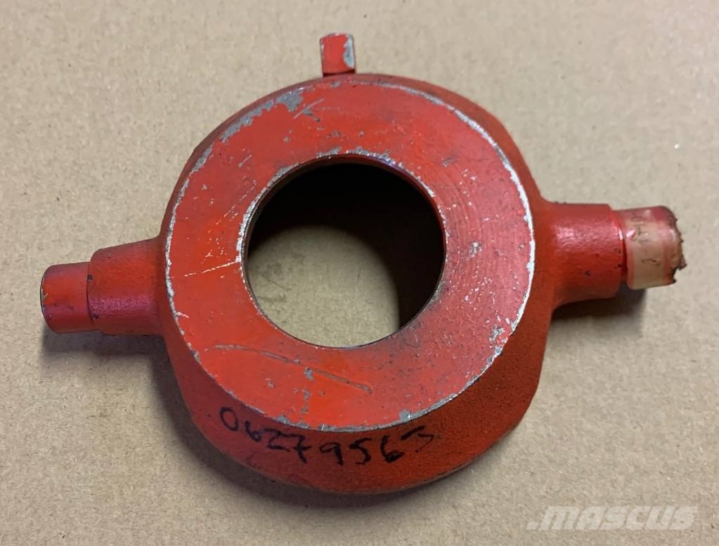 Deutz-Fahr Combine Bearing house 06279563, 0627 9563 履带、链条和底盘