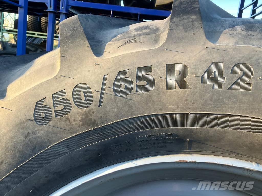 Vredestein Traxoin 65 650/65R42 en 540/65R30 banden Колеса