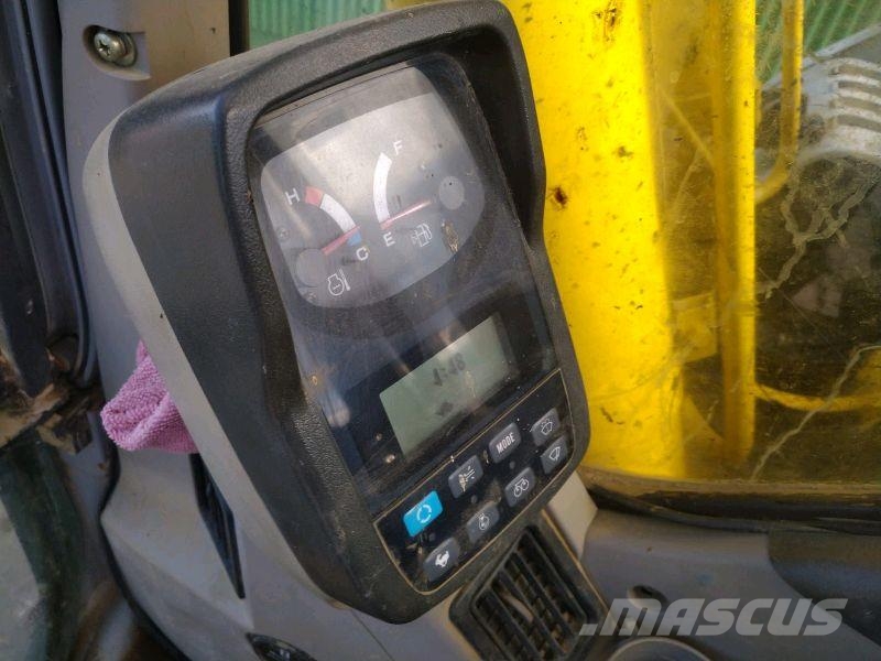 New Holland E 215 Paletli ekskavatörler