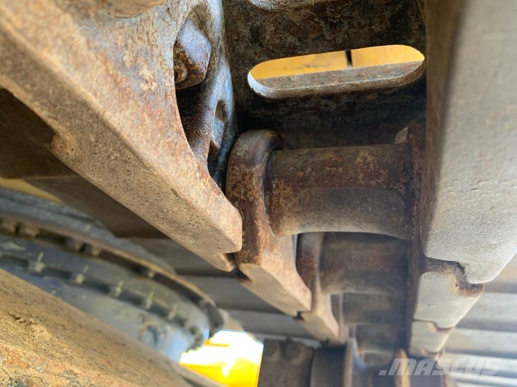 Komatsu PC210LC-11 Escavatori cingolati