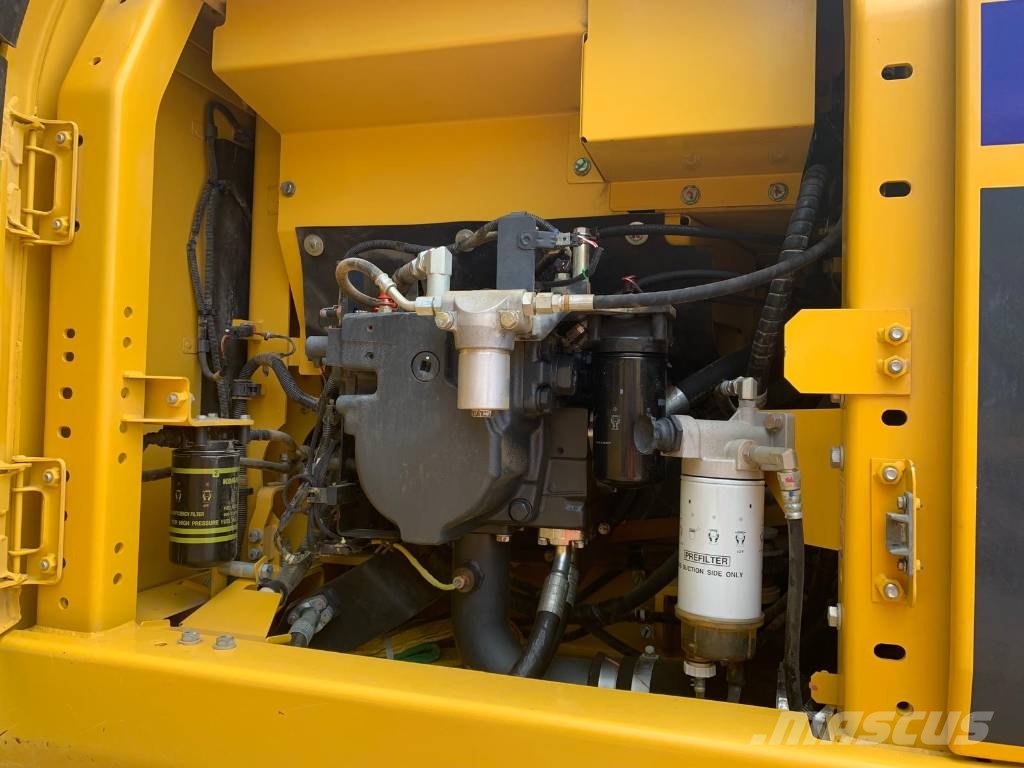 Komatsu PC210LC-11 Escavatori cingolati