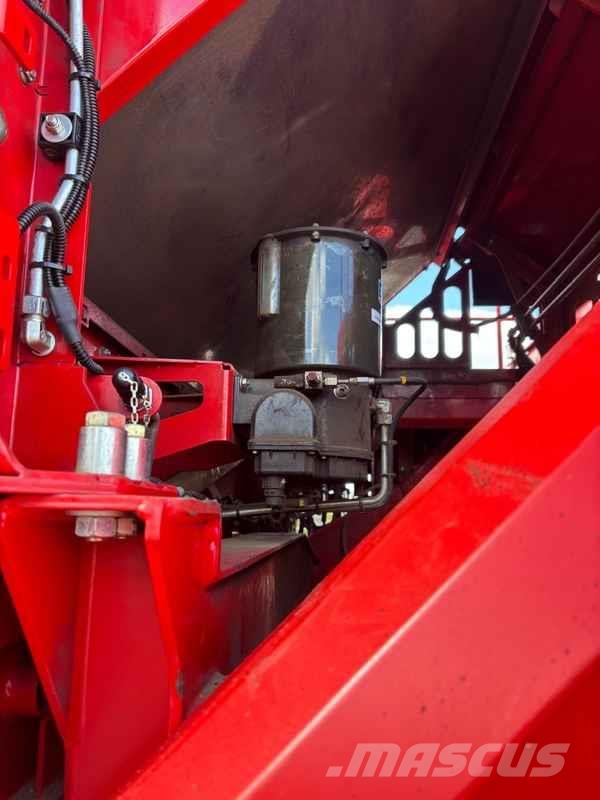 Grimme VARITRON 270 PLATINUM TT Bramborové kombajny / sklízeče
