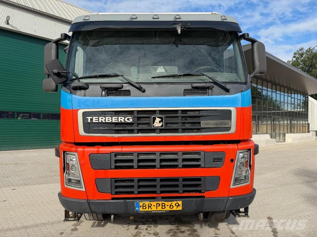 Terberg FM1350-WDGL Hooklift - Crane Vrachtwagen met containersysteem