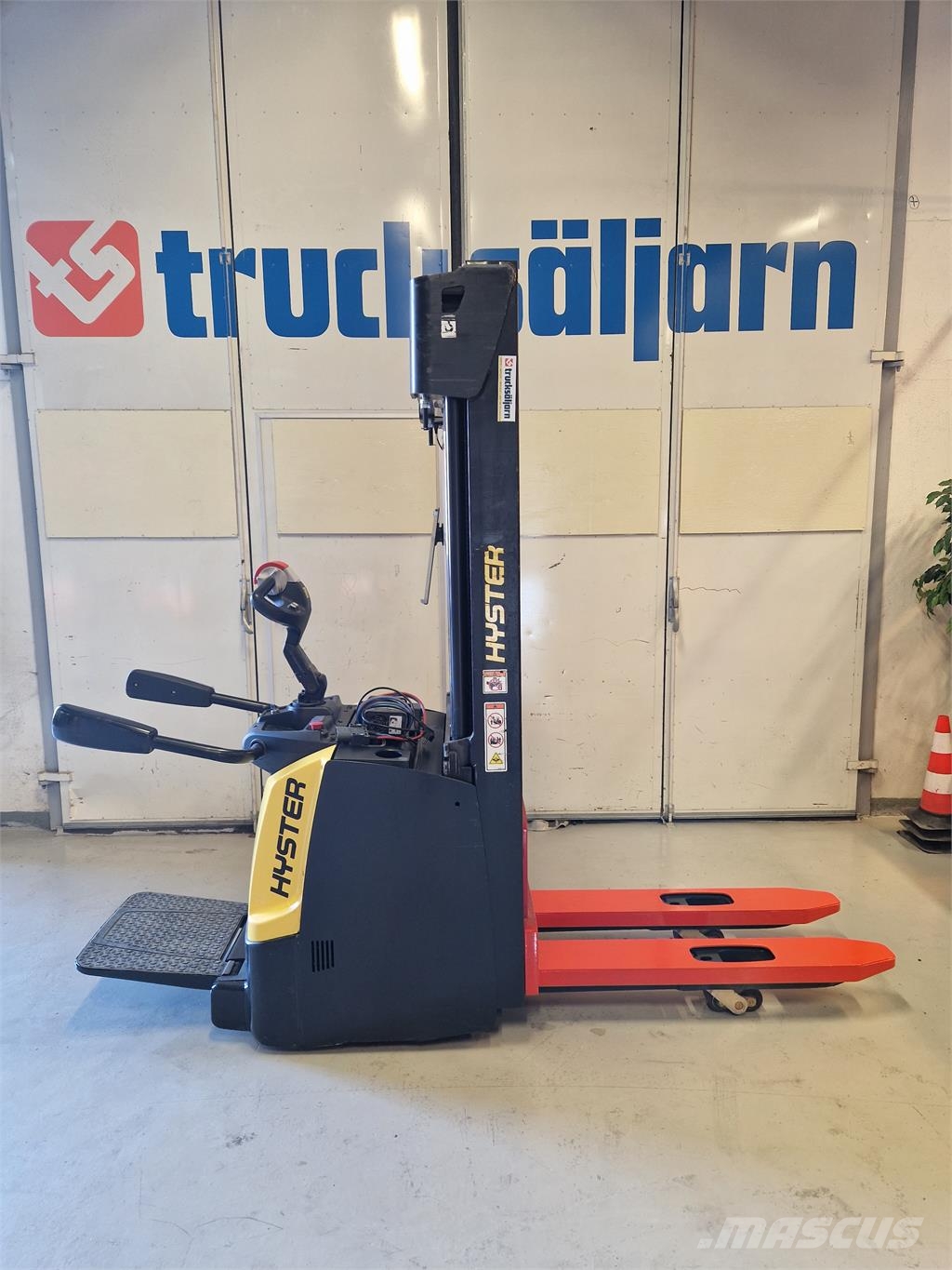 Hyster S1.4S IL Apiladores eléctricos autopropulsados