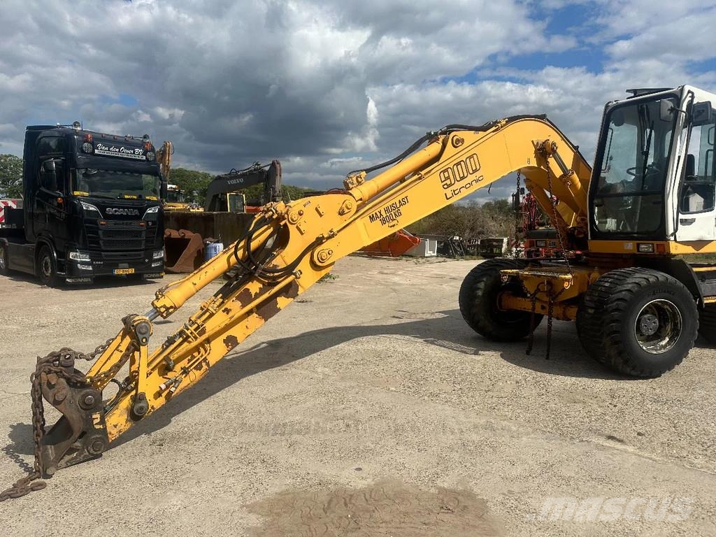 Liebherr A900 轮式挖掘机