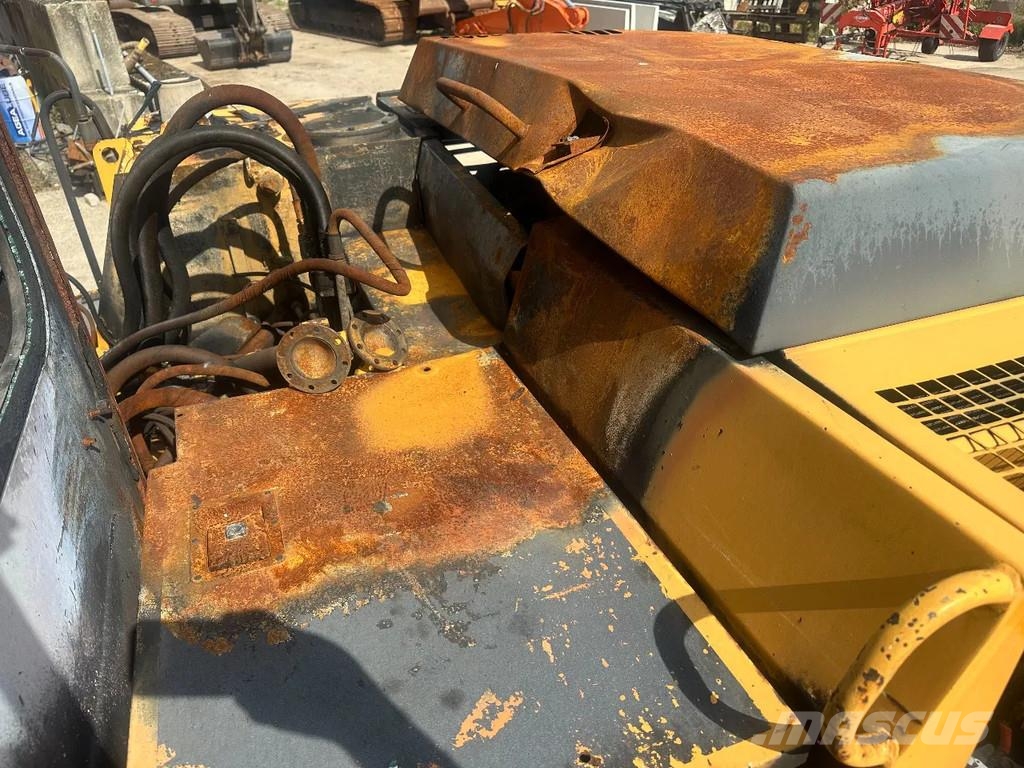 Liebherr A900 轮式挖掘机