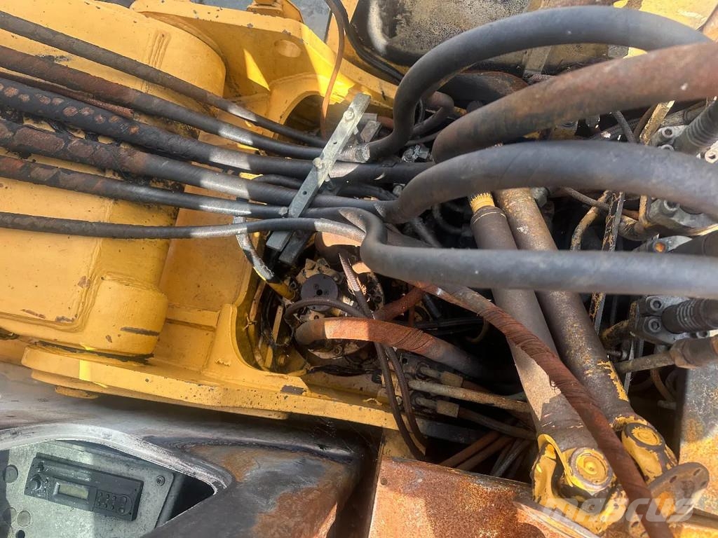 Liebherr A900 轮式挖掘机
