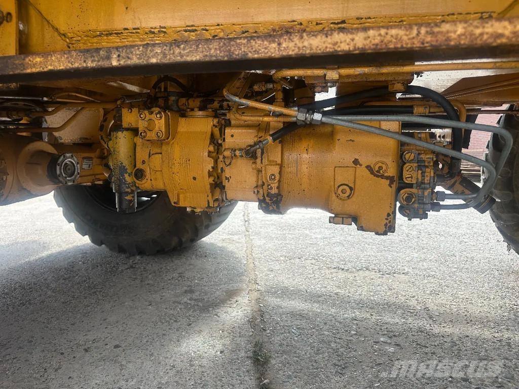 Liebherr A900 轮式挖掘机