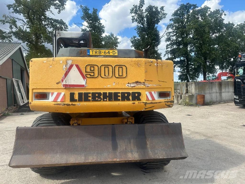 Liebherr A900 轮式挖掘机