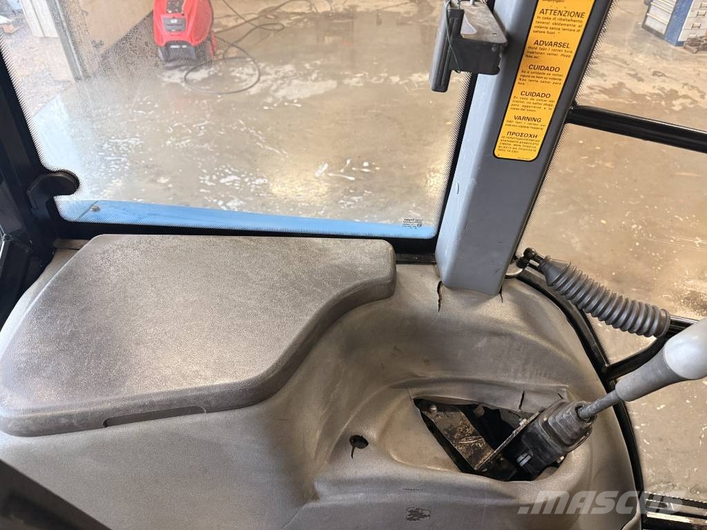 New Holland TS 100 4x4 Vaihdossa käy kaikki Traktorit