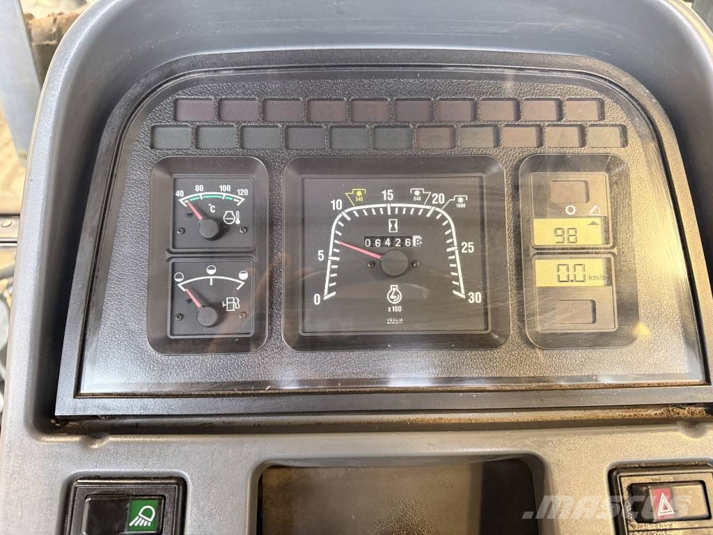 New Holland TS 100 4x4 Vaihdossa käy kaikki Traktorit