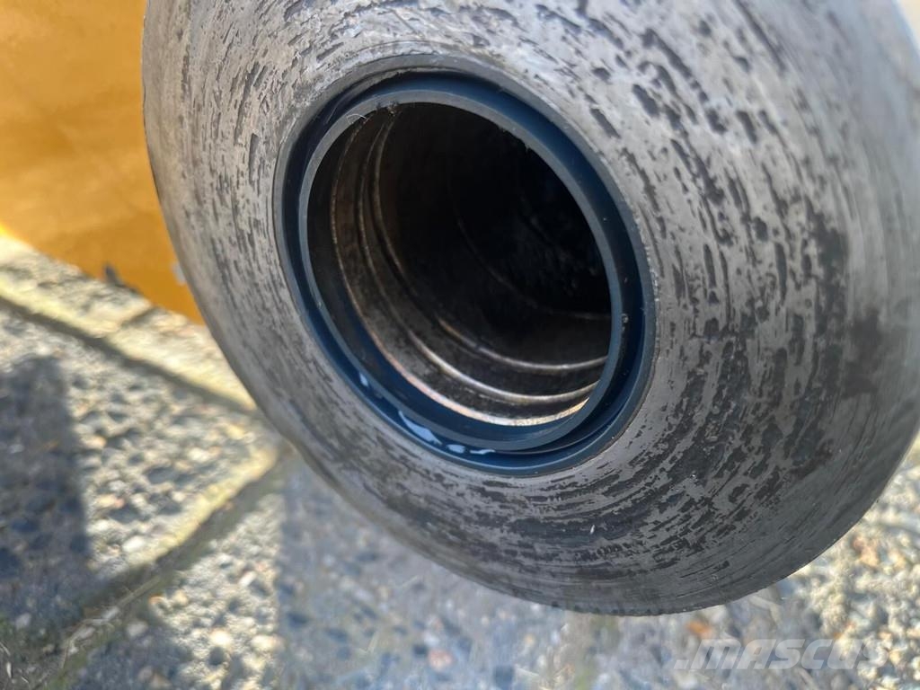 Liebherr A914 comp جرافات عكسية
