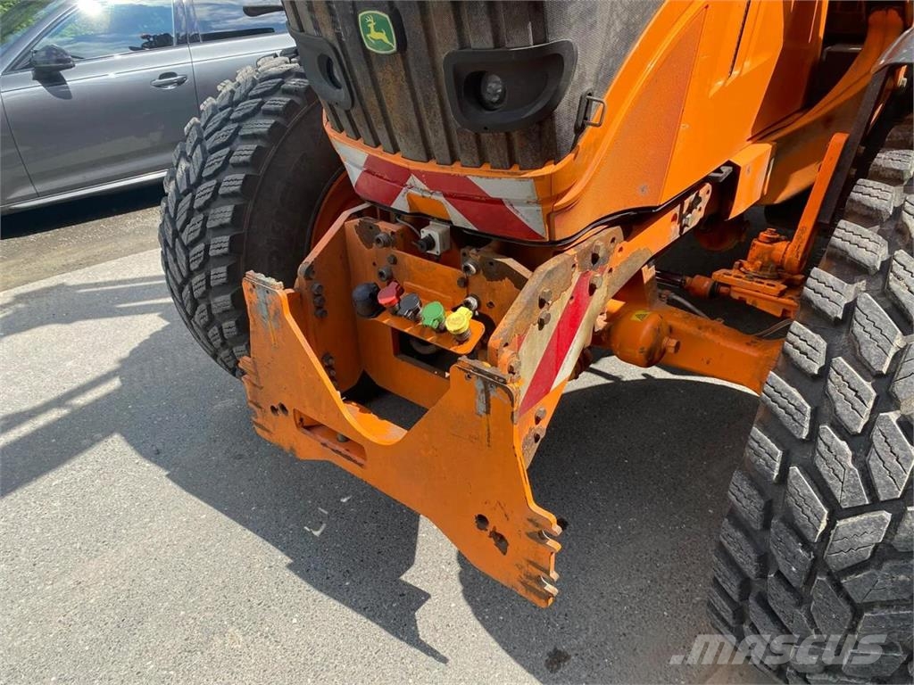 John Deere 6115R Traktorok