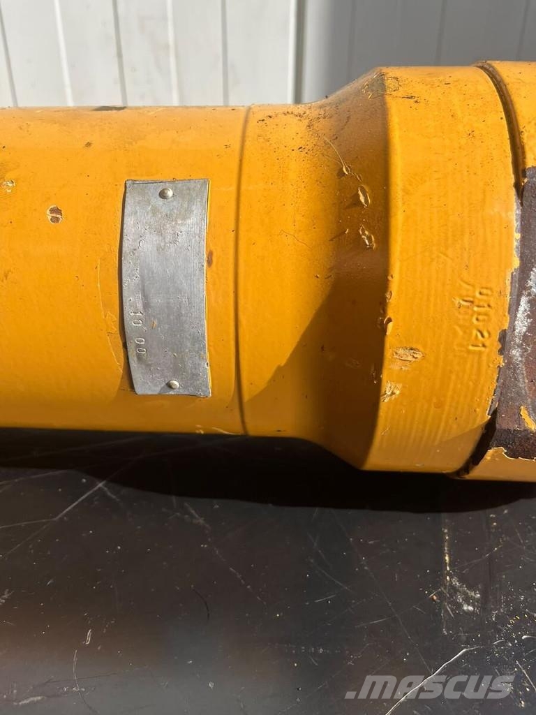 Liebherr L538 boom cylinder Hidraulika