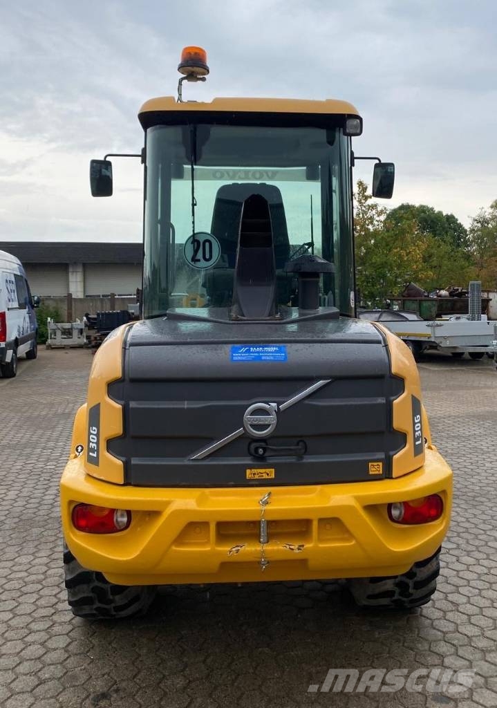 Volvo L 30 G لوادر بعجل