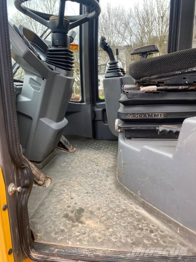 Volvo L 30 G لوادر بعجل
