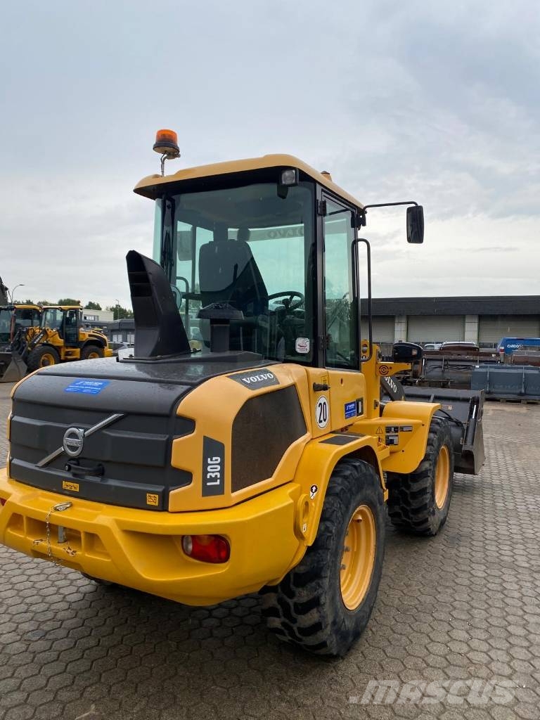 Volvo L 30 G لوادر بعجل