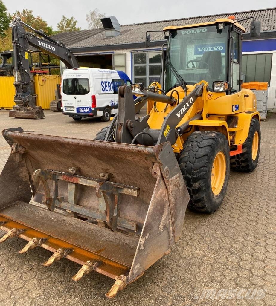 Volvo L 30 G لوادر بعجل