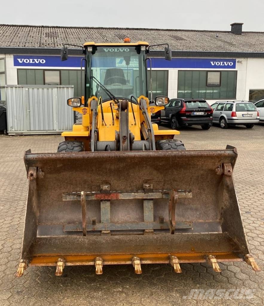 Volvo L 30 G لوادر بعجل