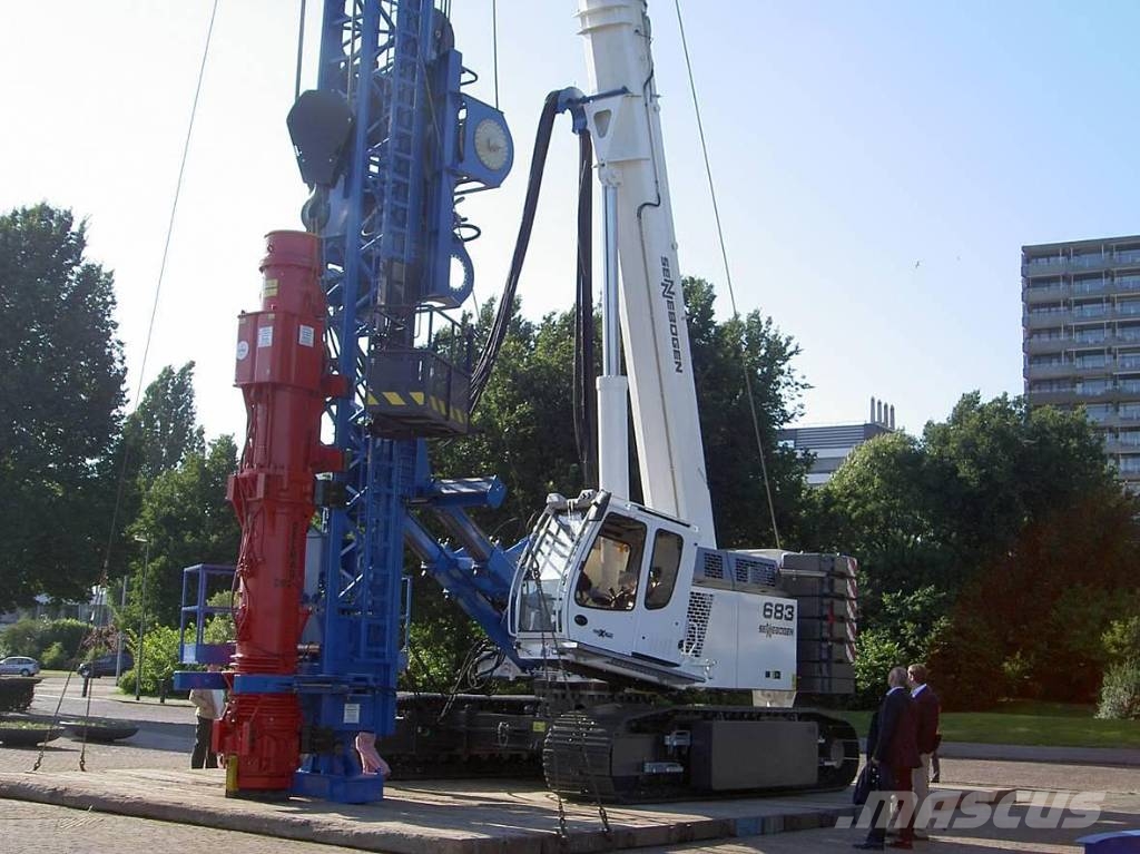 Sennebogen 683TP 履帶式起重機