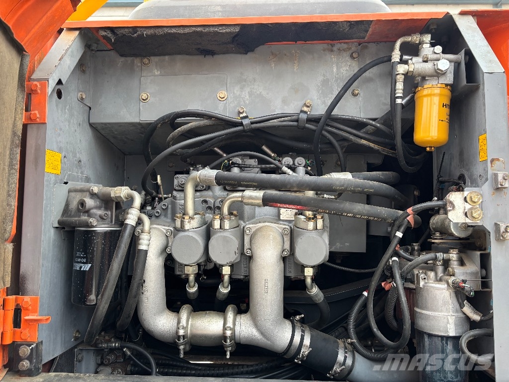 Hitachi ZX 210 LC-5 Excavadoras de cadenas