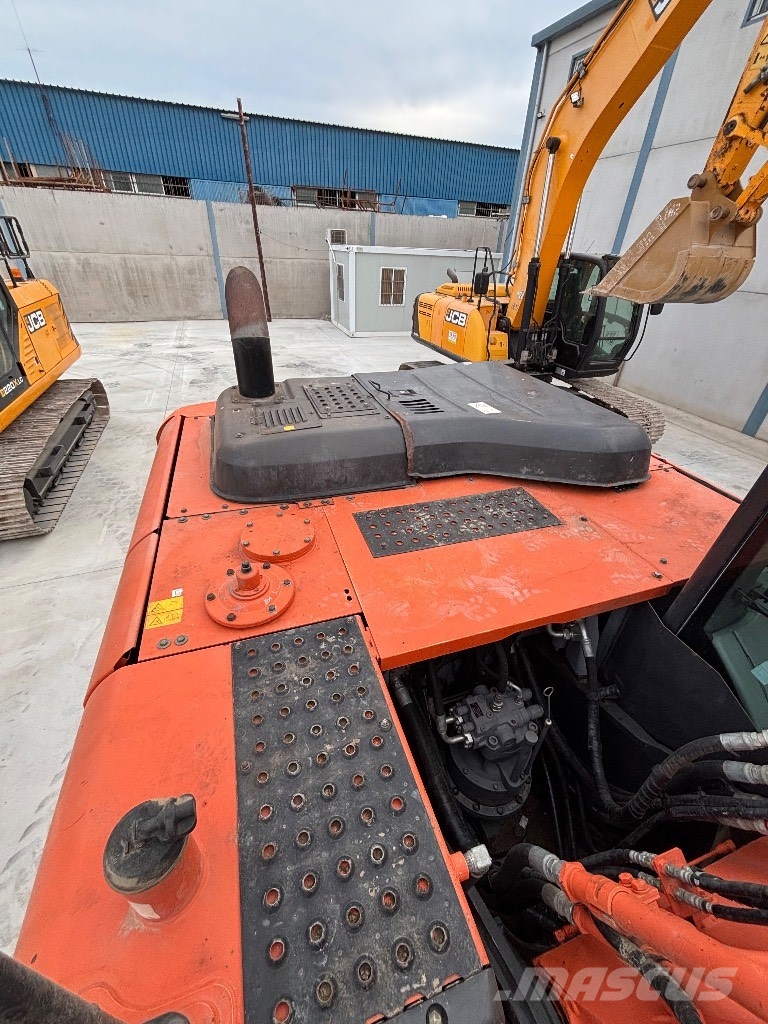 Hitachi ZX 210 LC-5 Excavadoras de cadenas