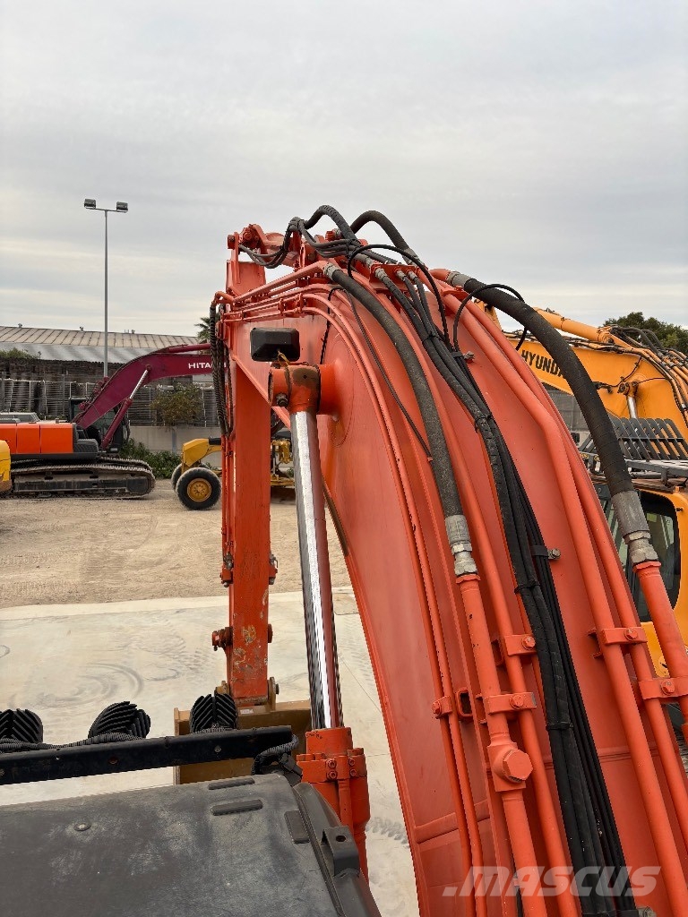 Hitachi ZX 210 LC-5 Excavadoras de cadenas