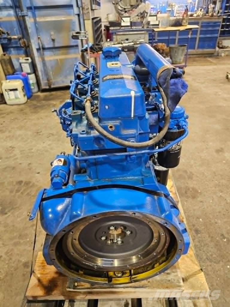 John Deere 4045 Dzinēji