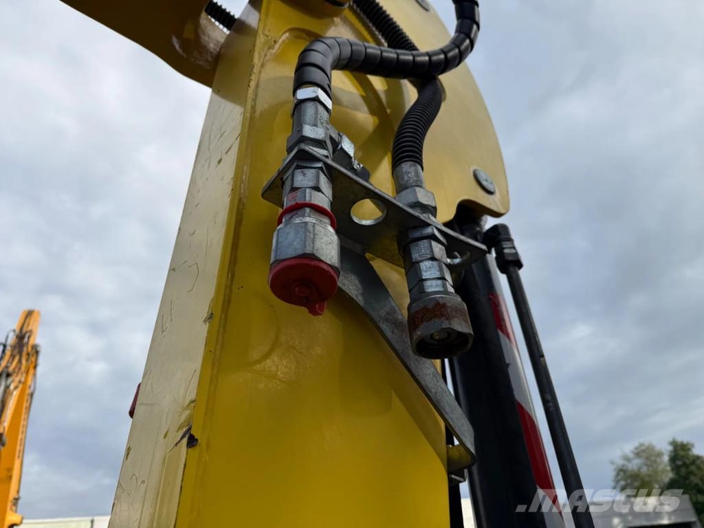 Wacker Neuson EW100 حفارات بعجل