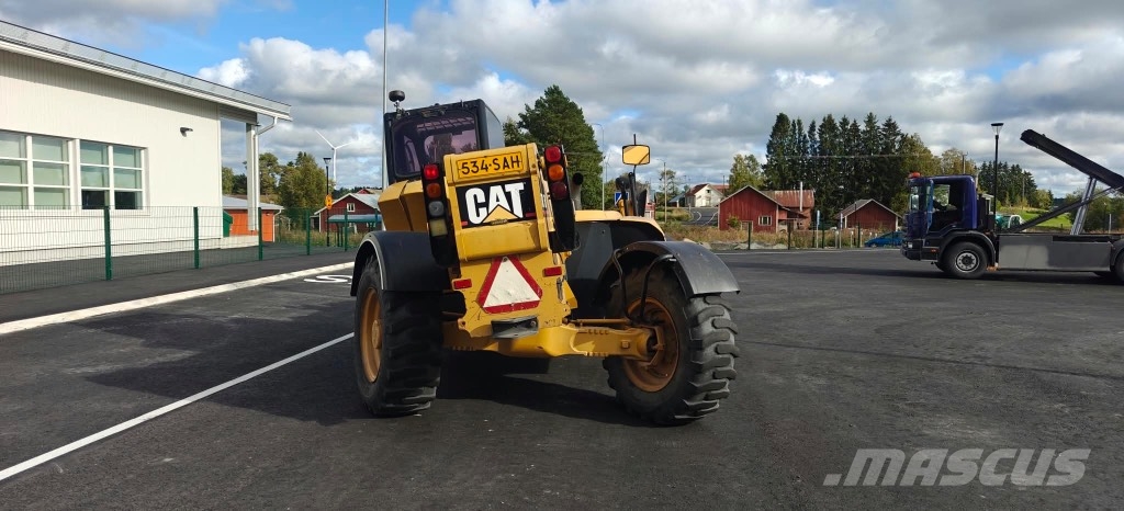 CAT TH 355 B Teleskopiskie manipulatori