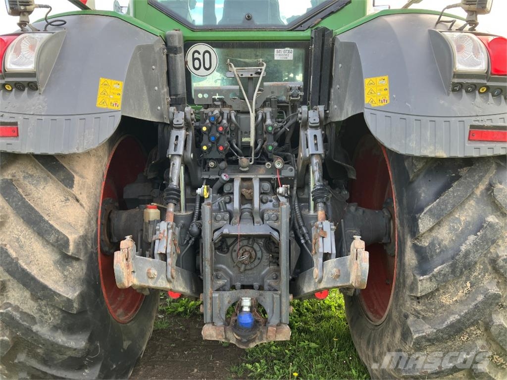 Fendt 826 Vario Profi Plus Trattori
