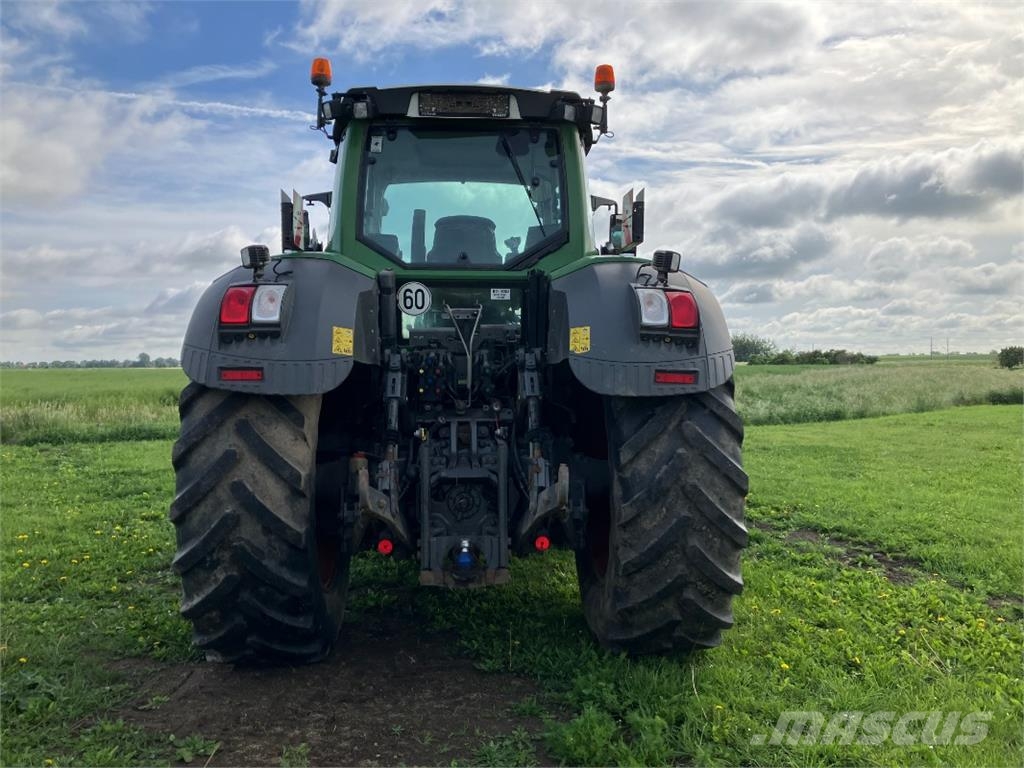 Fendt 826 Vario Profi Plus Trattori
