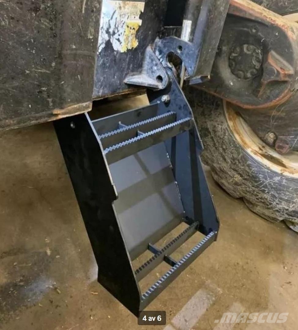 Valmet / Komatsu Skördarstege ersätter Komatsu 5196916 Cabinas e interior