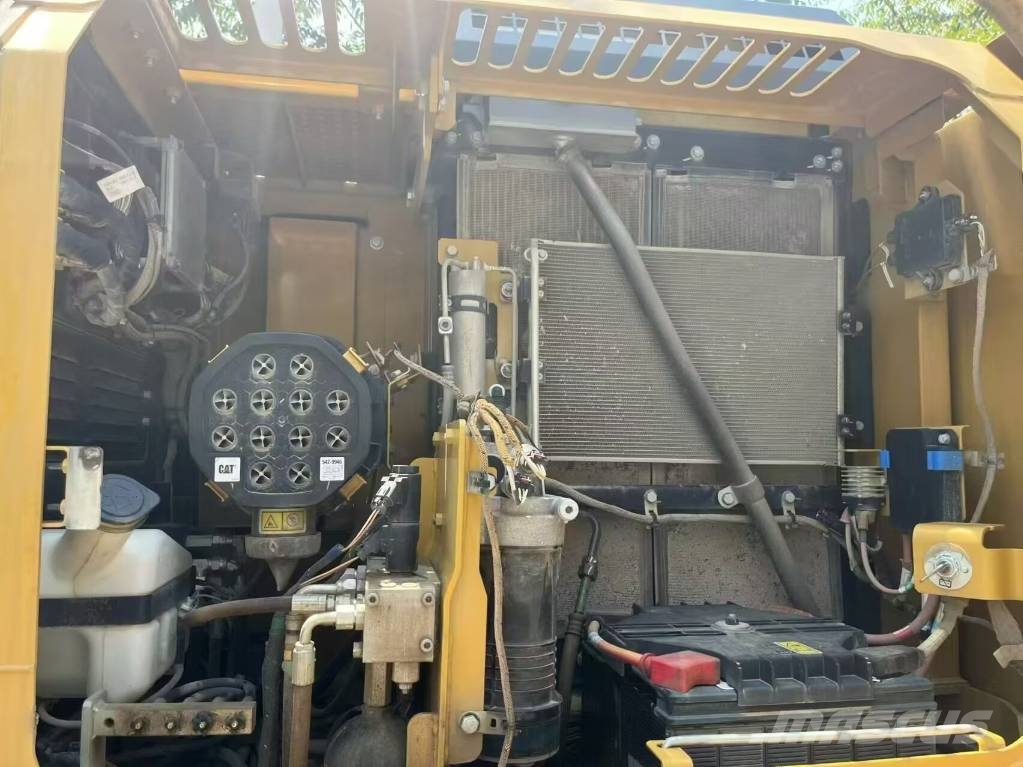 CAT 315   3000 units excavators in stock 大型油圧ショベル12t以上（パワーショベル・ユンボ）