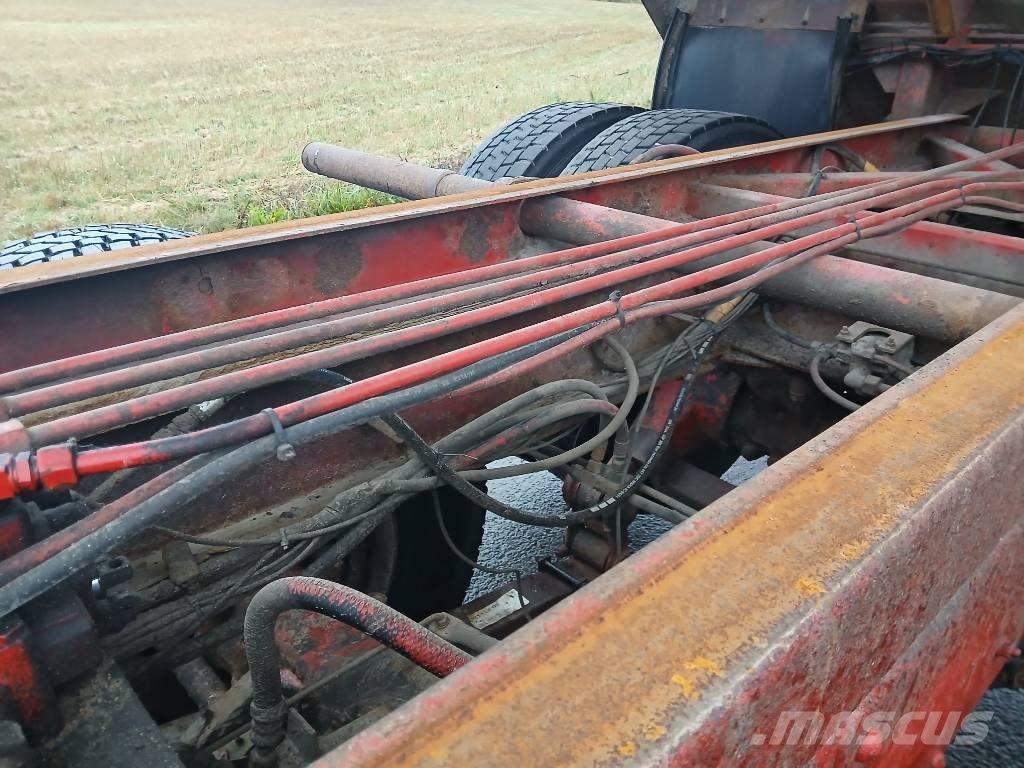 Scania T143 6x2 soralava Kipper