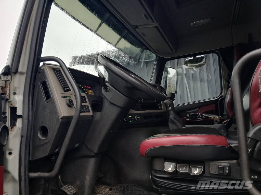 Scania T143 6x2 soralava Kipper