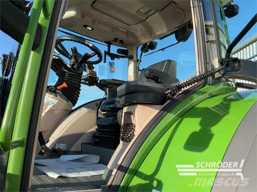 Fendt 728 VARIO GEN7 PROFI PLUS Трактори