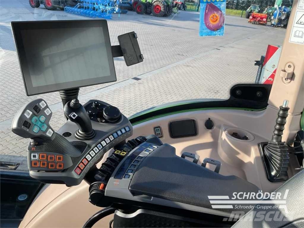 Fendt 728 VARIO GEN7 PROFI PLUS Трактори