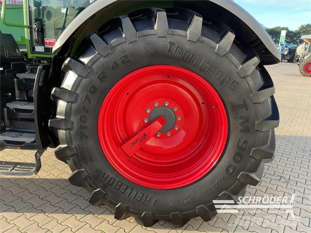 Fendt 728 VARIO GEN7 PROFI PLUS Трактори
