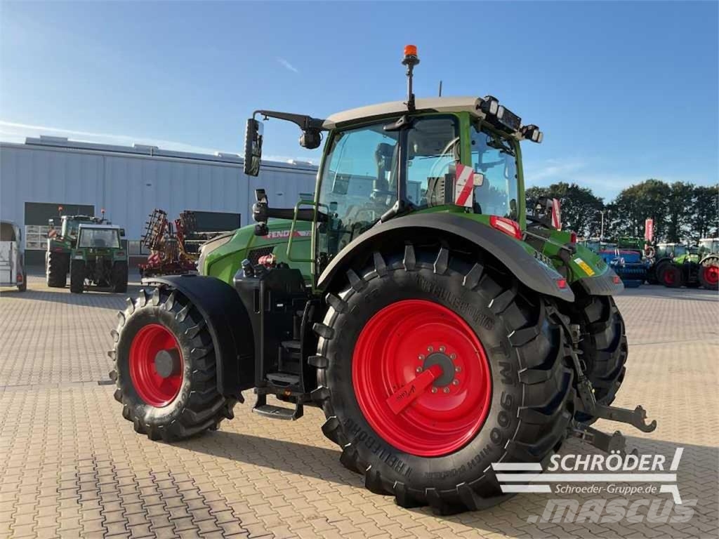 Fendt 728 VARIO GEN7 PROFI PLUS Трактори