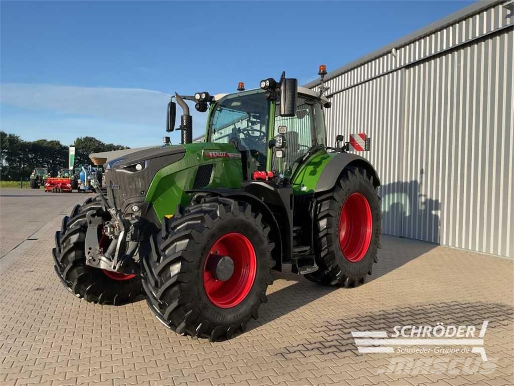 Fendt 728 VARIO GEN7 PROFI PLUS Трактори