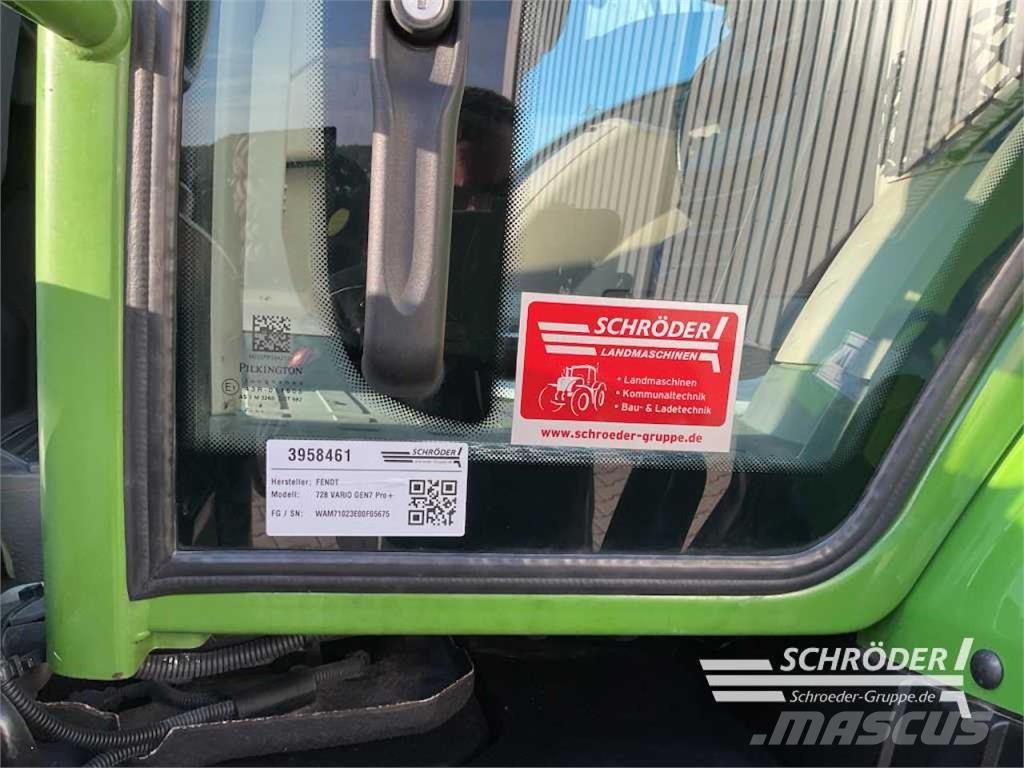 Fendt 728 VARIO GEN7 PROFI PLUS Трактори