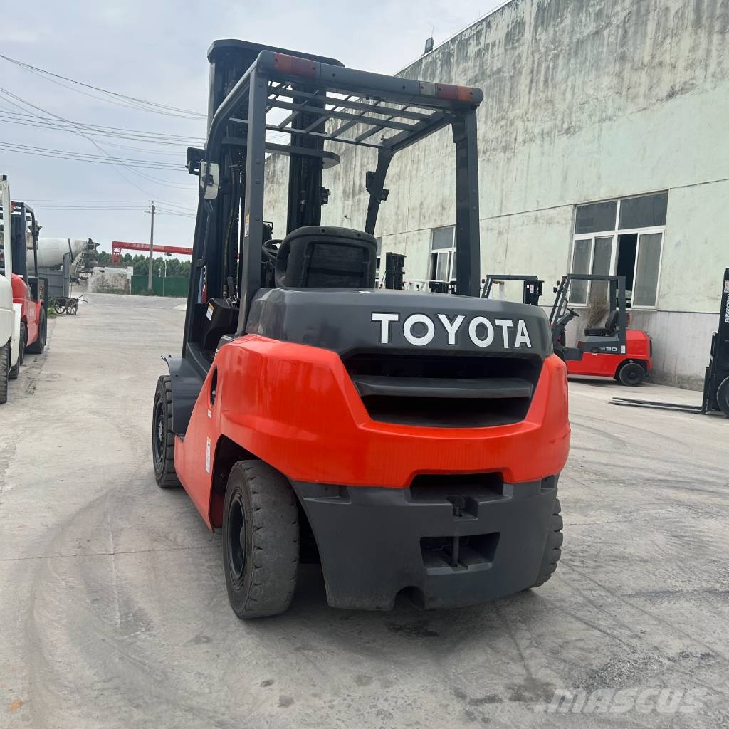 Toyota 8FDN50 Dieselové vozíky