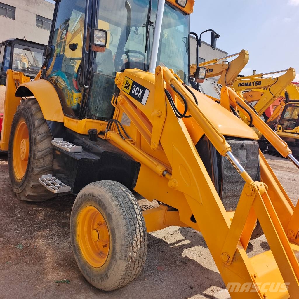 JCB 3cx with Powerful Engine in Stock Retrocargadoras