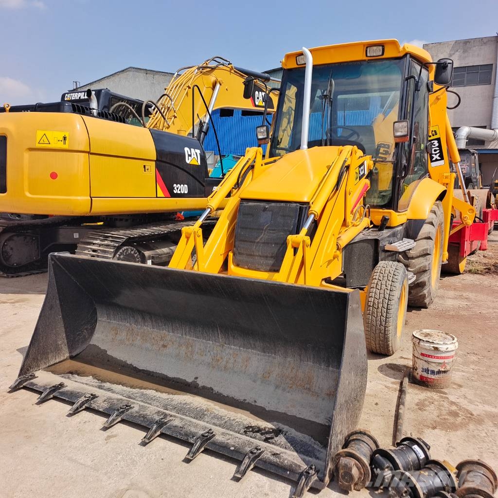 JCB 3cx with Powerful Engine in Stock Retrocargadoras
