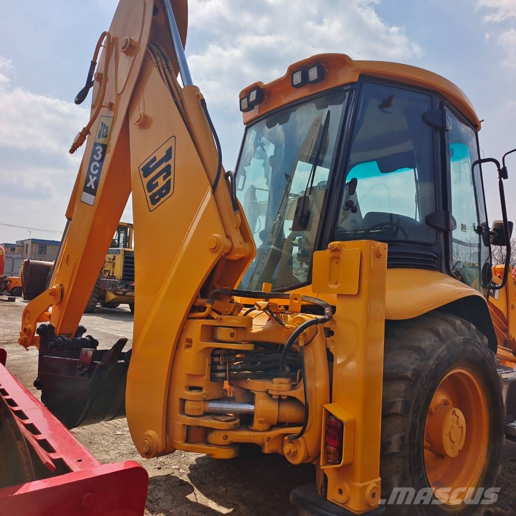 JCB 3cx with Powerful Engine in Stock Retrocargadoras