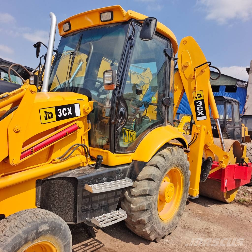 JCB 3cx with Powerful Engine in Stock Retrocargadoras