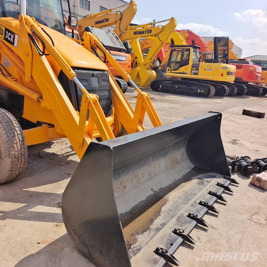 JCB 3cx with Powerful Engine in Stock Retrocargadoras